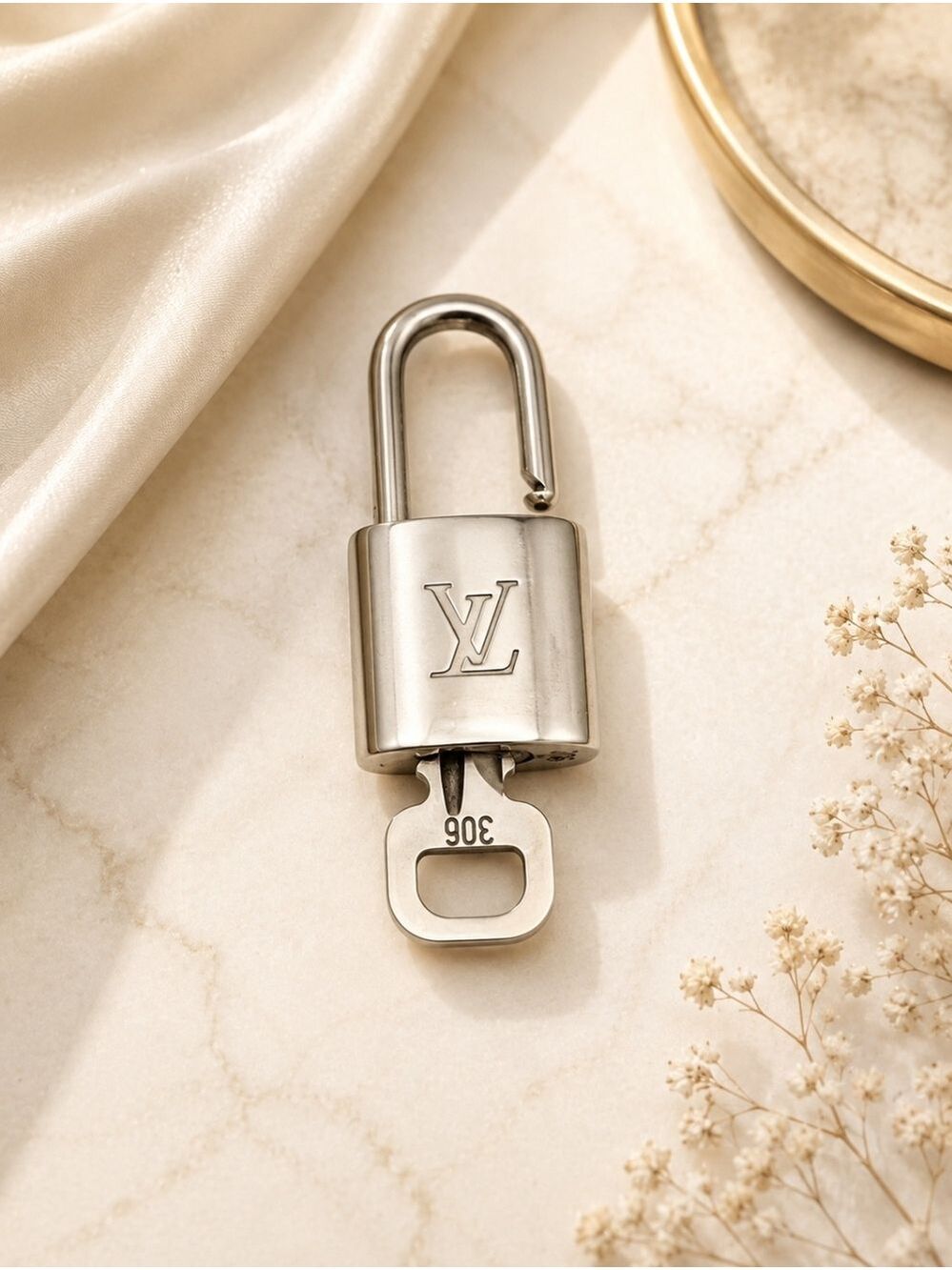 Authentic Louis Vuitton 1 Lock and 1 Key Silver Color